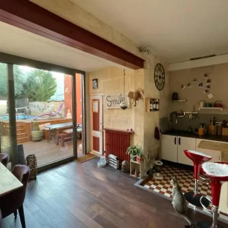 Vakantiehuis Large Duplex With Terrace And Pool In *