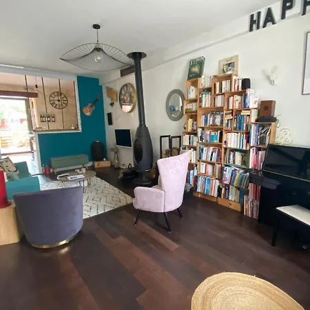 Large Duplex With Terrace And Pool In *